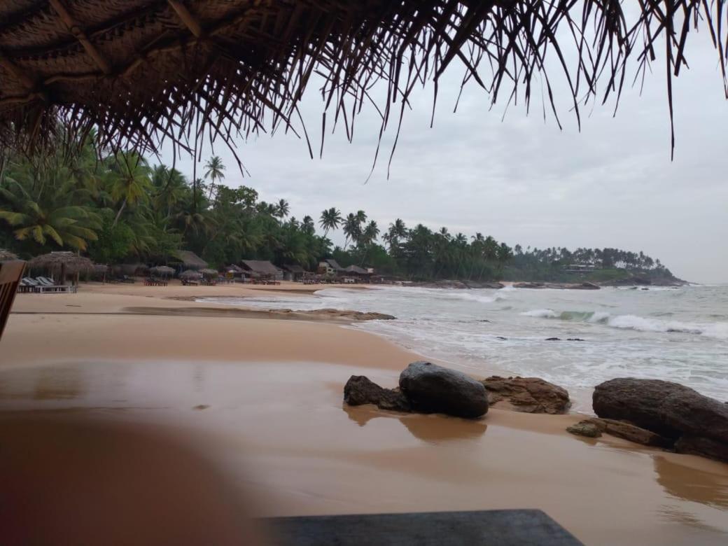 Silent Cabana And Restaurant Marakolliya, Tangalle Exterior photo