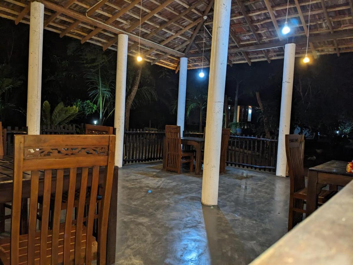Silent Cabana And Restaurant Marakolliya, Tangalle Exterior photo