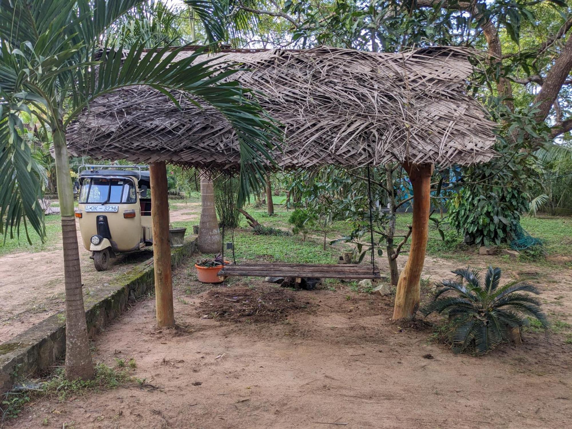 Silent Cabana And Restaurant Marakolliya, Tangalle Exterior photo